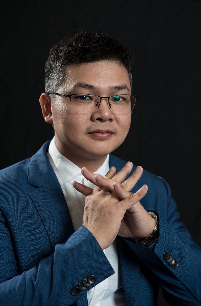 副会长  赵洪春